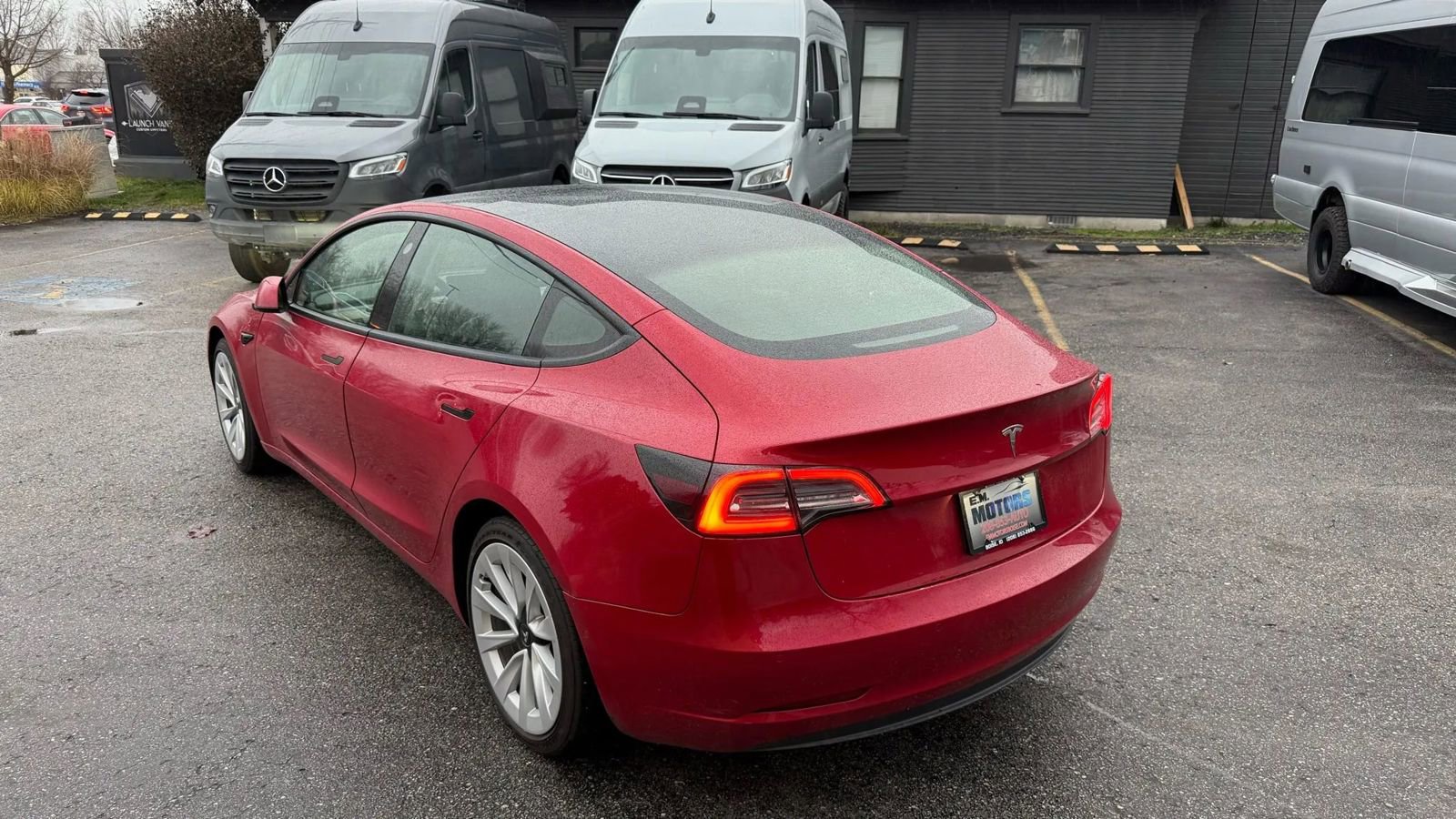 Used 2022 Tesla Model 3 Standard Range image 3