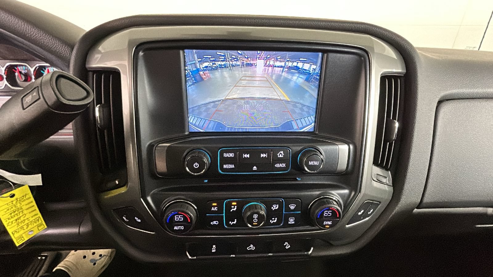 Used 2018 Chevrolet Silverado 1500 LT w/ Redline Edition AWD/4WD image 29