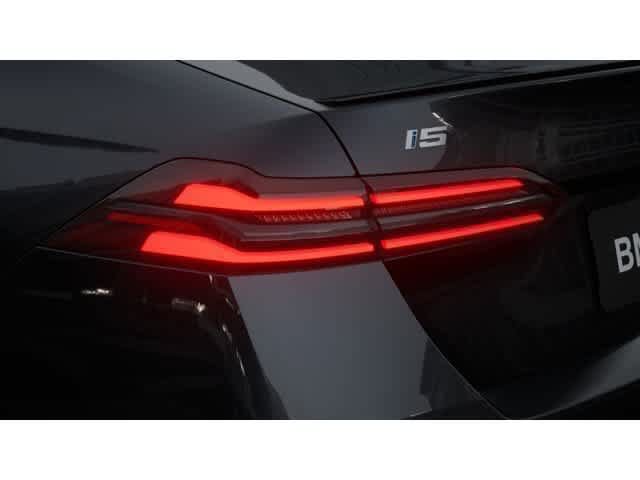 New 2027 BMW i5 eDrive40 w/ M Sport Package RWD image 8