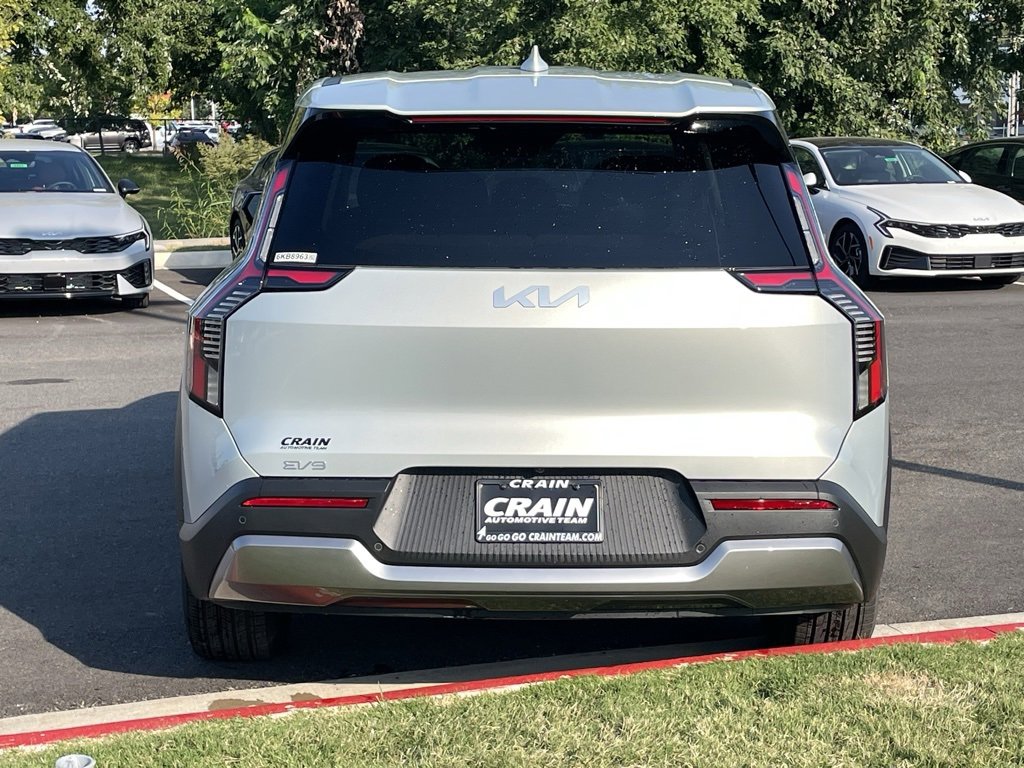 New 2026 Kia EV9 Light image 9
