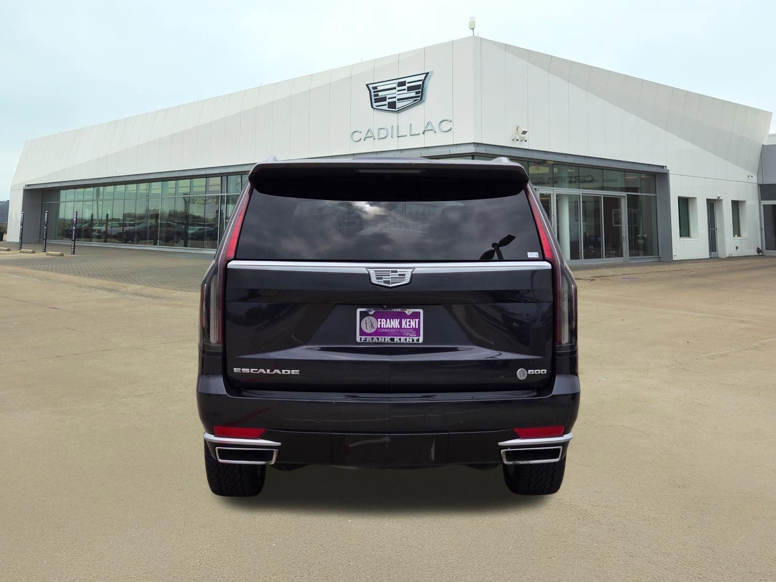 Used 2022 Cadillac Escalade Premium Luxury AWD/4WD image 5