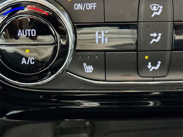 Used 2025 Chevrolet Trax LT w/ LT Convenience Package image 20