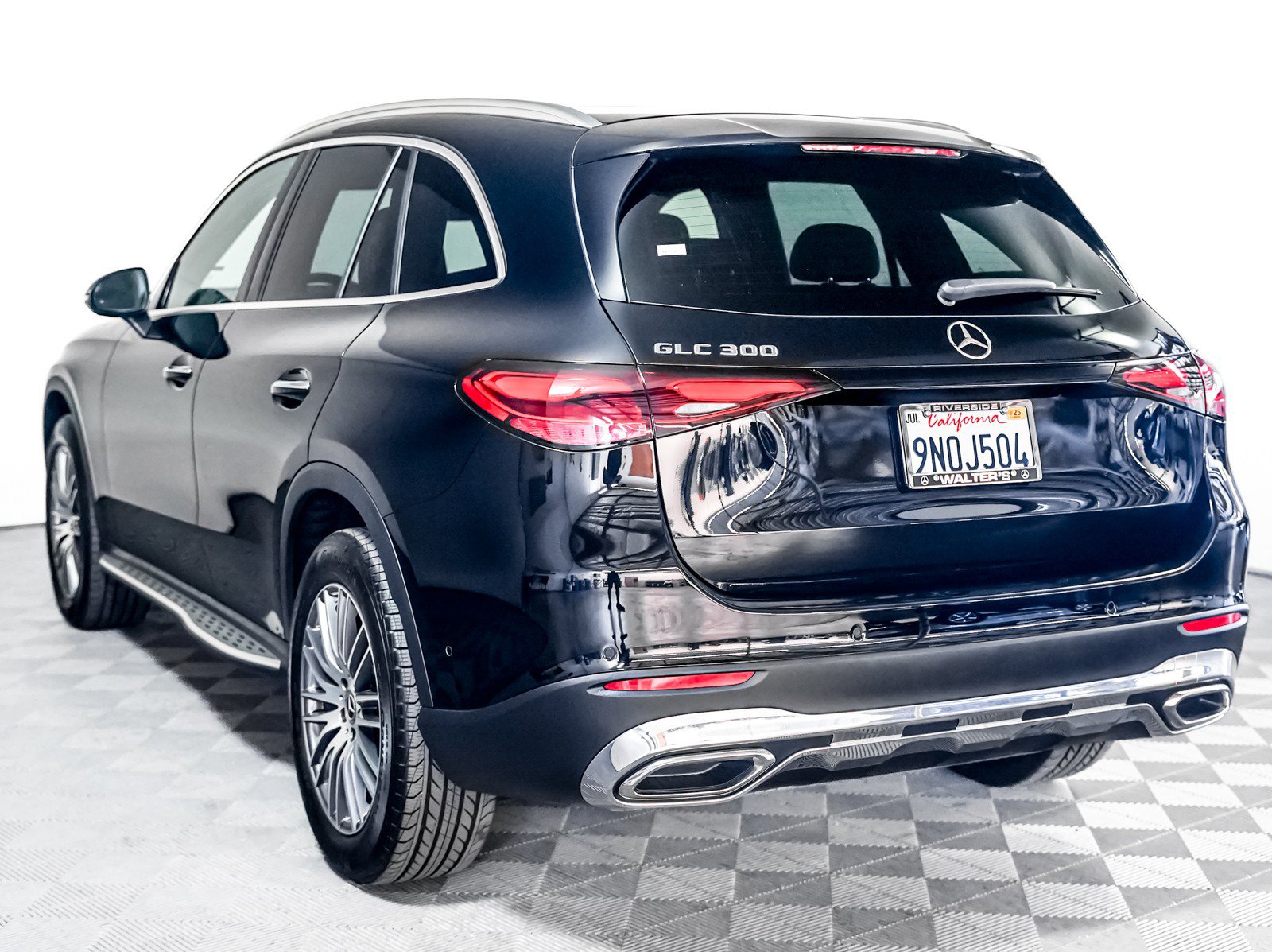 Used 2024 Mercedes-Benz GLC 300 image 2