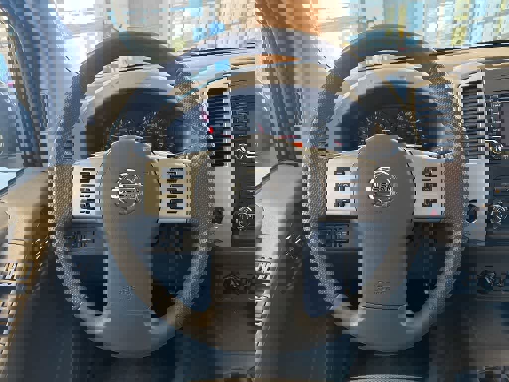 Used 2017 Nissan Frontier SV image 23