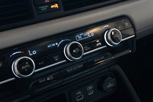Used 2025 Honda Pilot Elite image 37