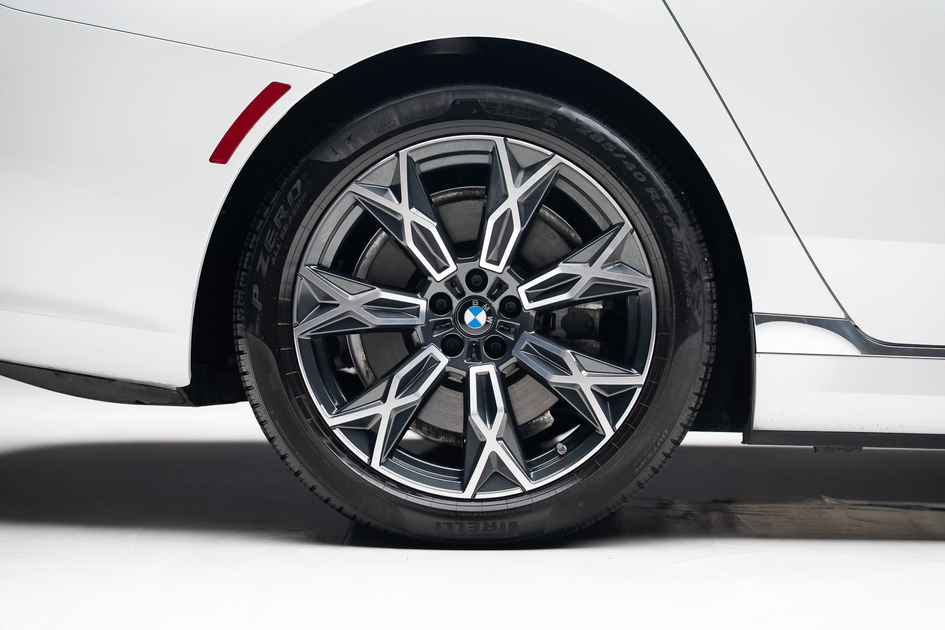 Used 2024 BMW i7 xDrive60 image 37