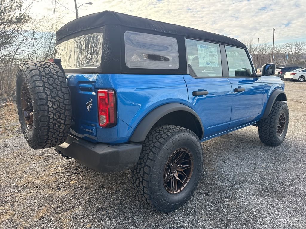 New 2025 Ford Bronco 4-Door image 9