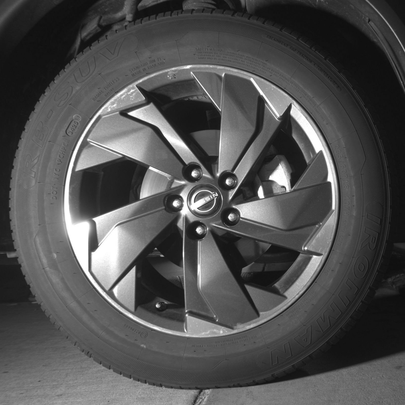 Used 2025 Nissan Rogue SV FWD image 16