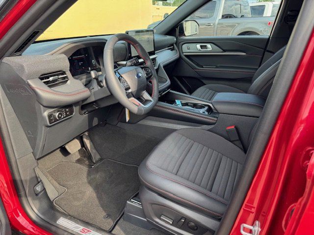 New 2025 Ford Explorer ST-Line image 9