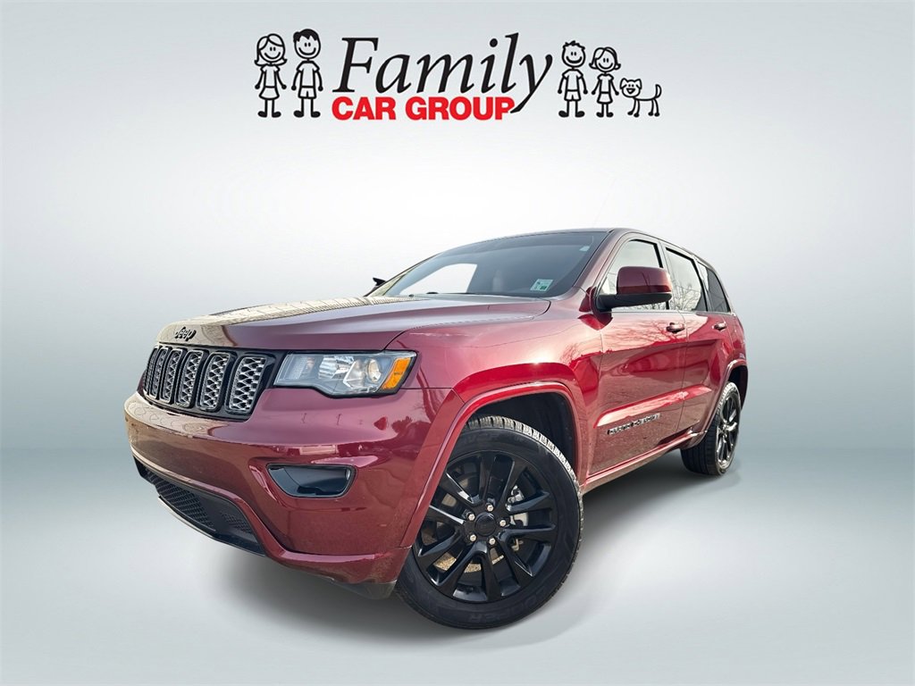 Used 2020 Jeep Grand Cherokee Altitude image 1