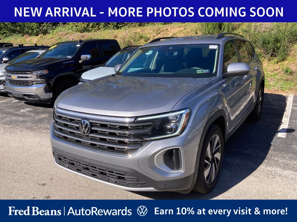 Used 2024 Volkswagen Atlas SE AWD/4WD image 3