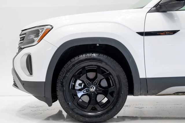 Used 2024 Volkswagen Atlas Peak Edition SEL AWD/4WD image 34