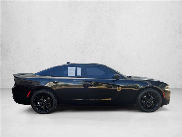 Used 2016 Dodge Charger SXT w/ Blacktop Package RWD image 4