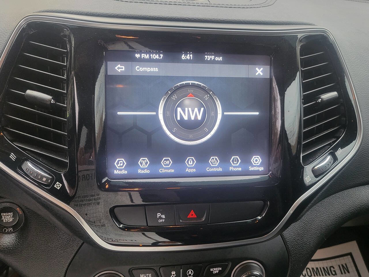 Used 2020 Jeep Cherokee Limited image 15