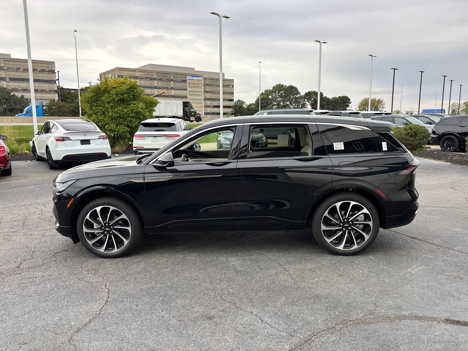 New 2026 Lincoln Nautilus Black Label image 4