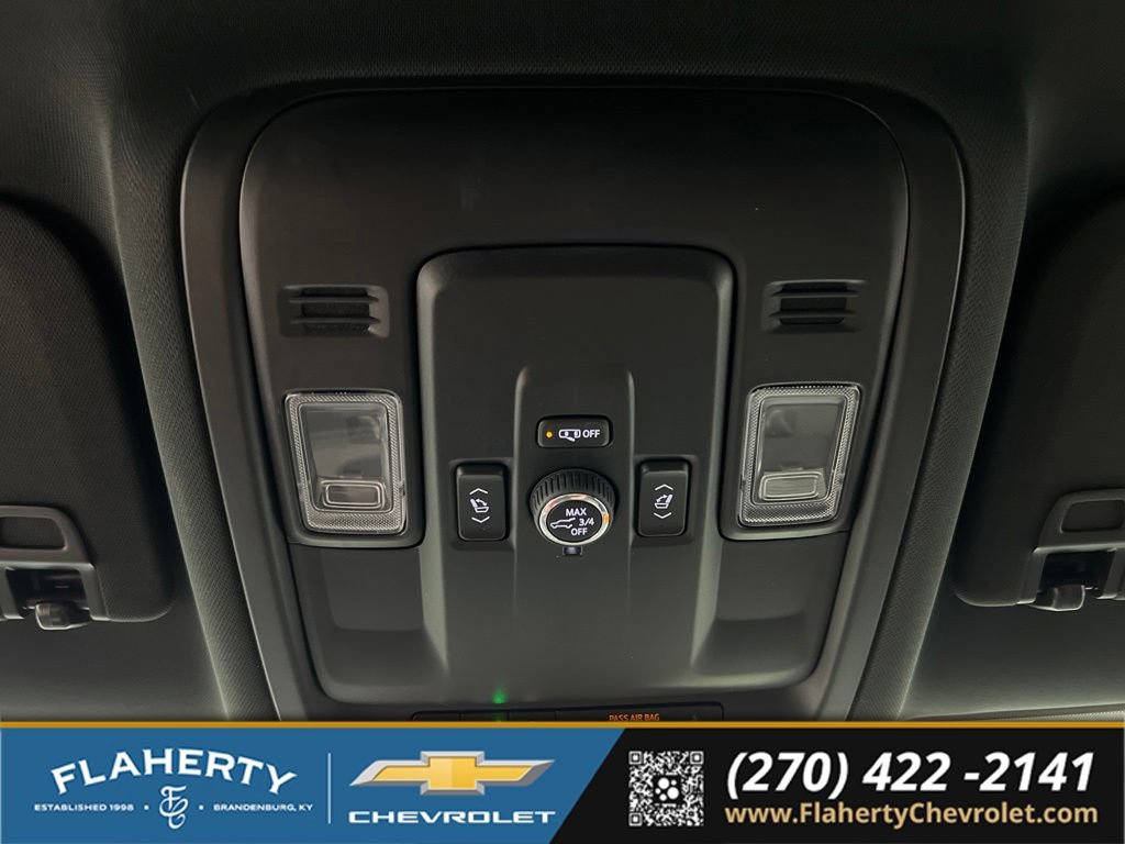 Used 2025 Chevrolet Suburban Z71 w/ Comfort Package AWD/4WD image 34