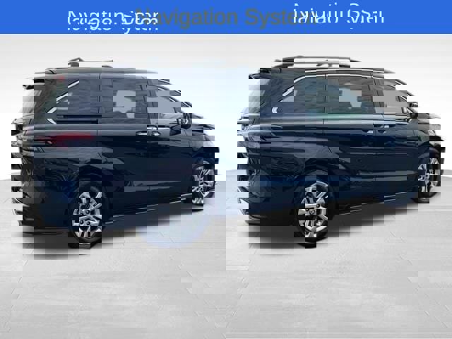 Used 2022 Toyota Sienna XSE w/ XSE Plus Package image 3