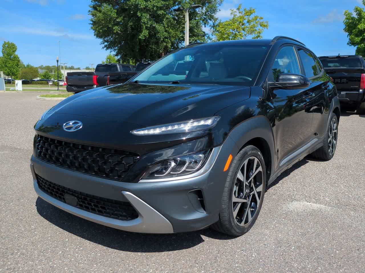 Used 2023 Hyundai Kona Limited AWD/4WD image 2