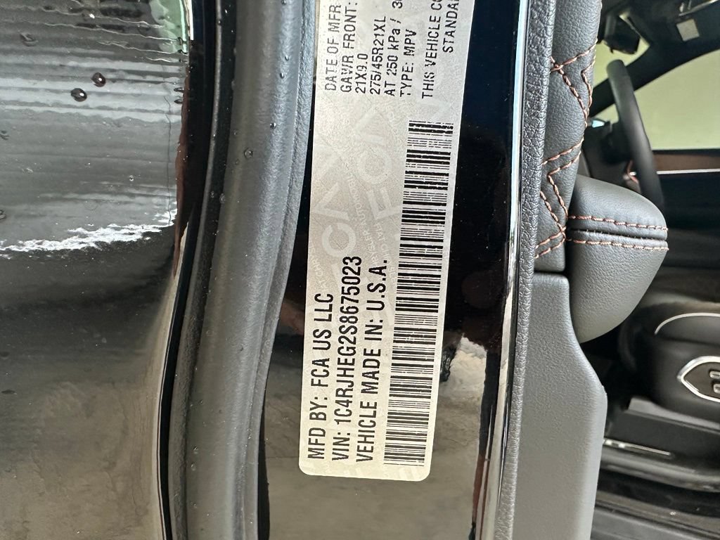 Used 2025 Jeep Grand Cherokee Summit AWD/4WD image 45
