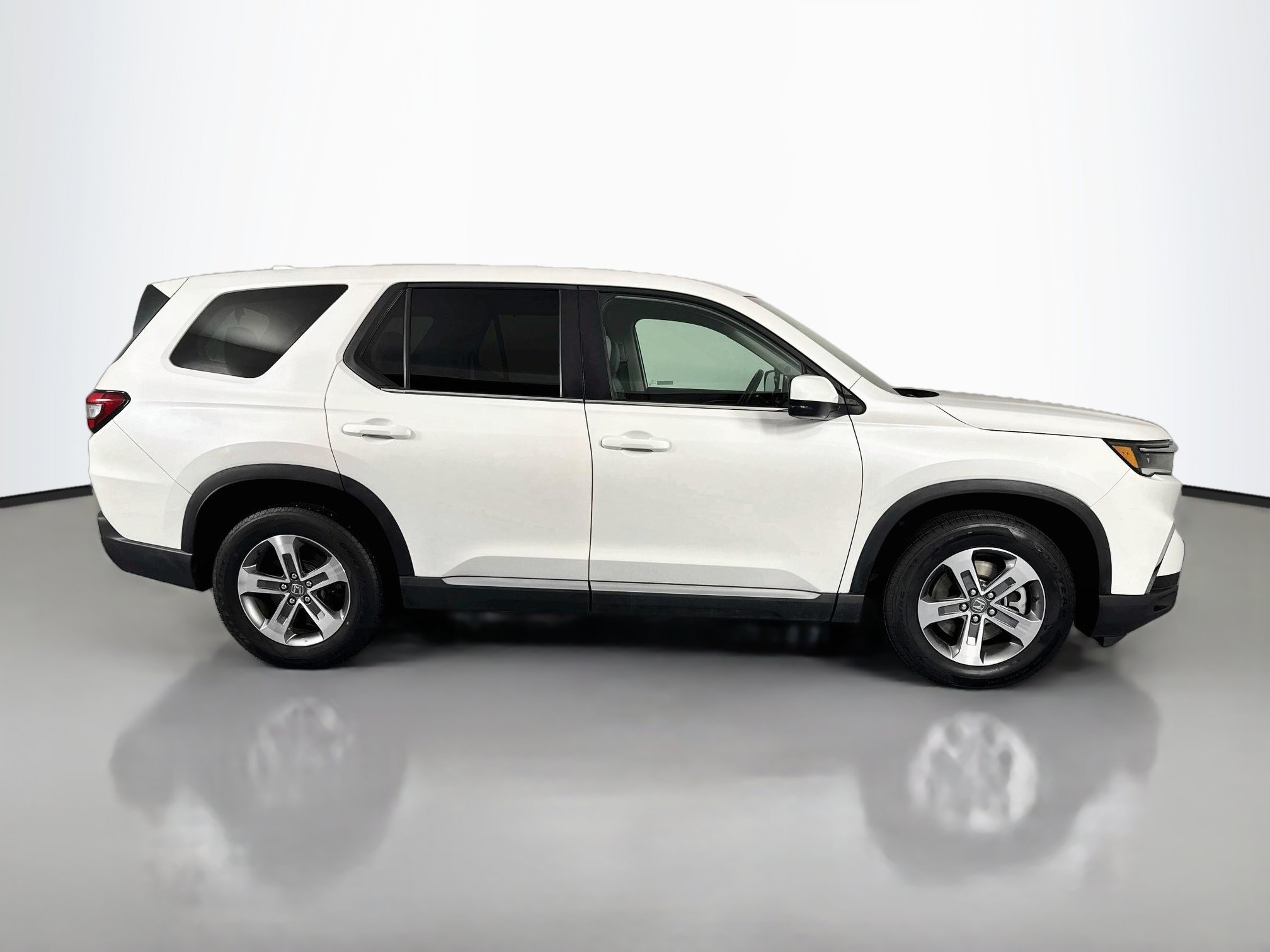 Certified 2024 Honda Pilot EX-L image 4