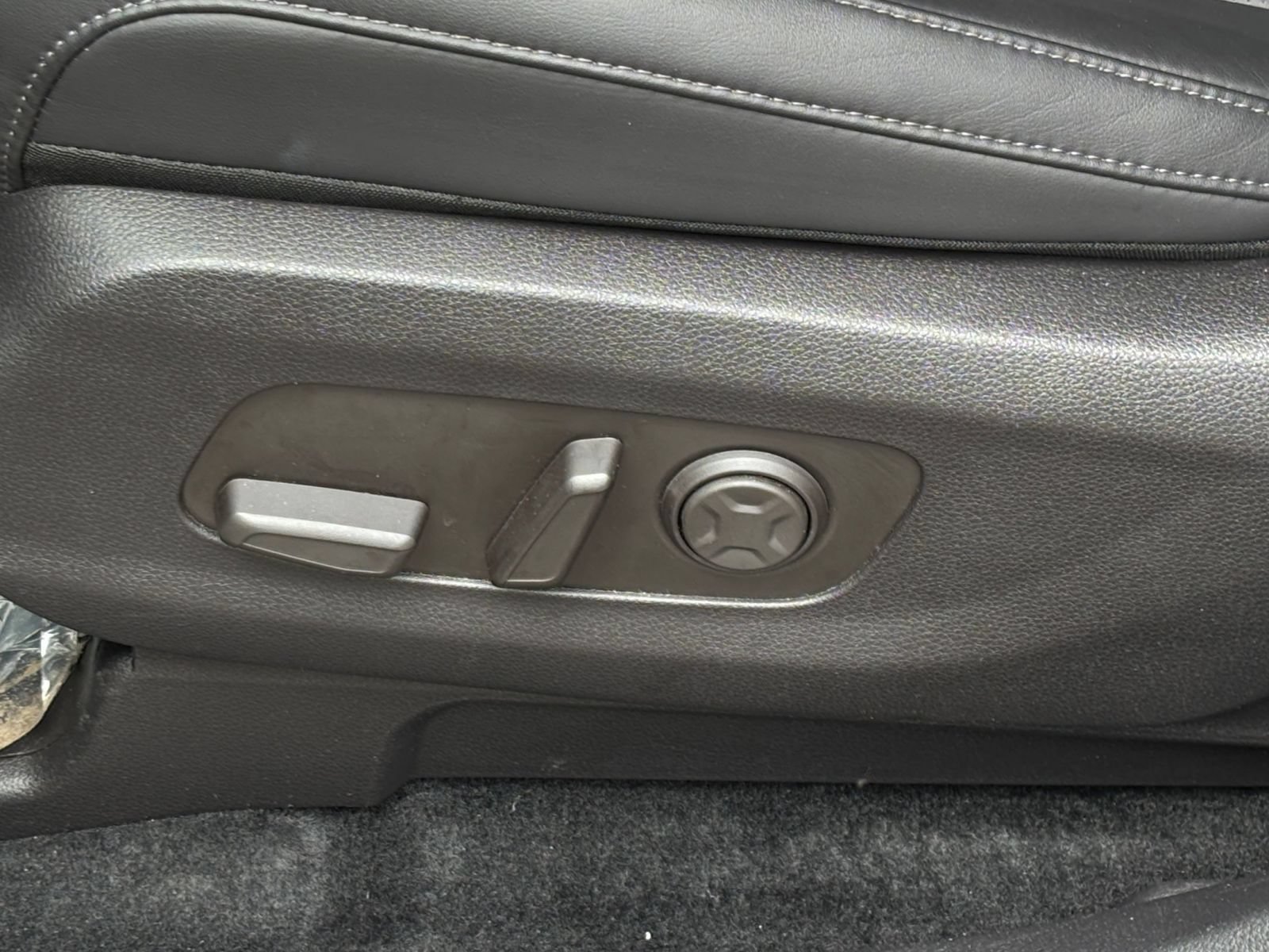 Used 2026 Kia Carnival FWD image 22