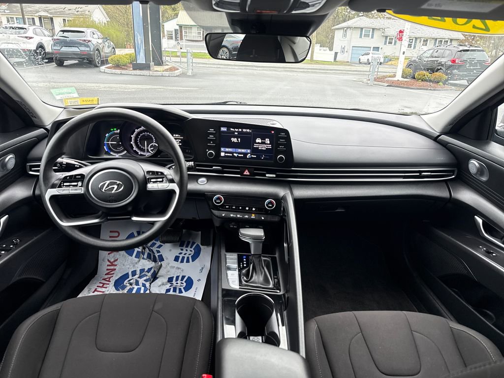 Used 2023 Hyundai Elantra Blue w/ Preferred Accessory Package FWD image 14