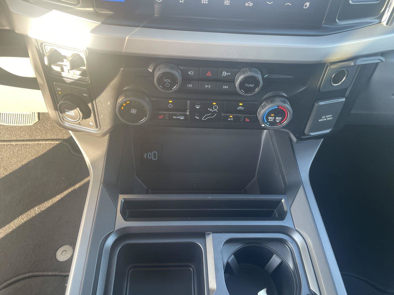 New 2026 Ford F250 XLT w/ XLT Premium Package AWD/4WD image 21