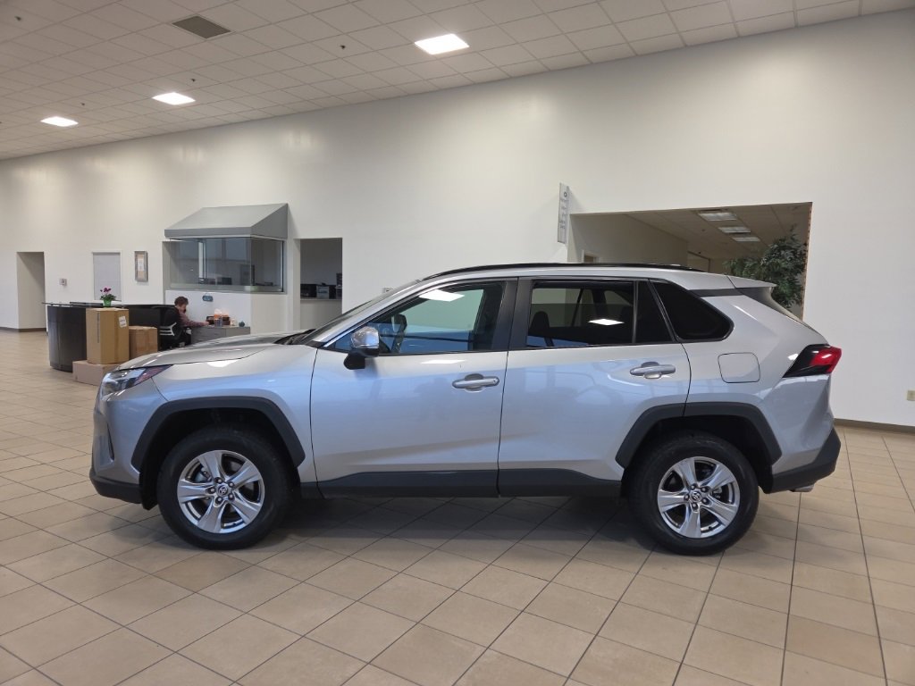 Used 2024 Toyota RAV4 XLE image 2