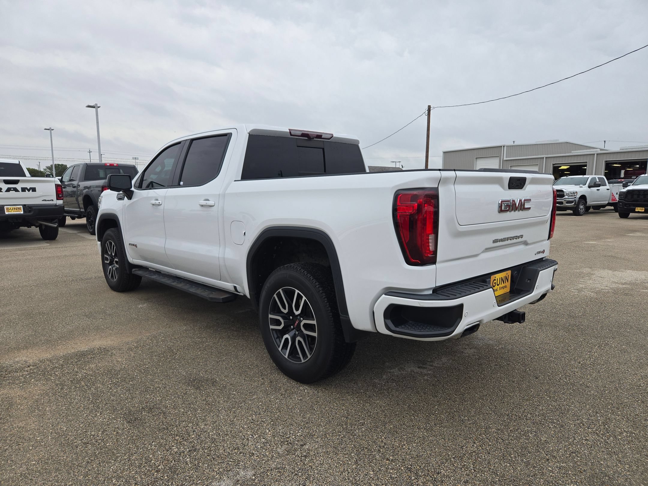 Used 2021 GMC Sierra 1500 AT4 w/ AT4 Value Package AWD/4WD image 5
