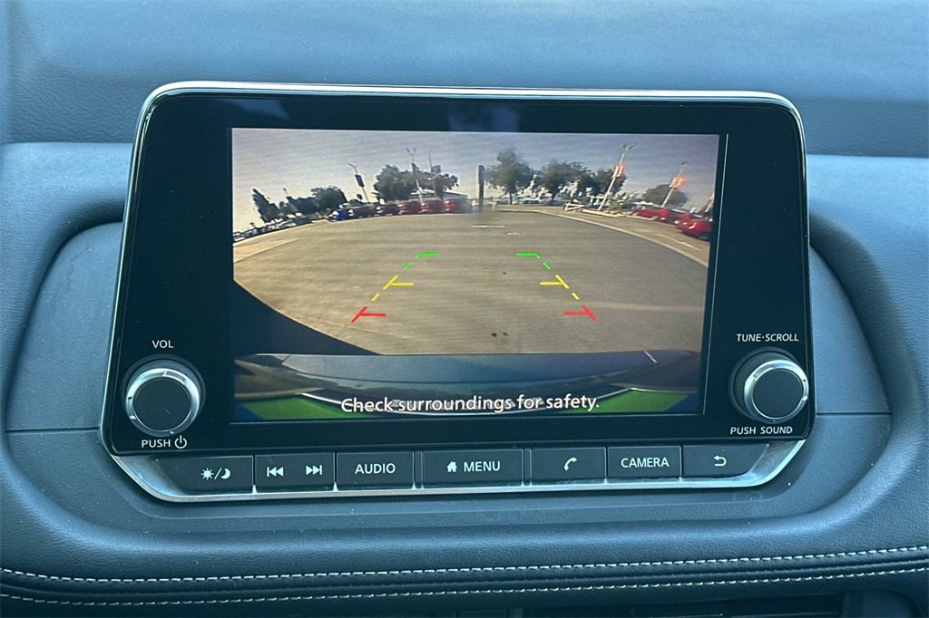 Used 2024 Nissan Rogue SV image 23