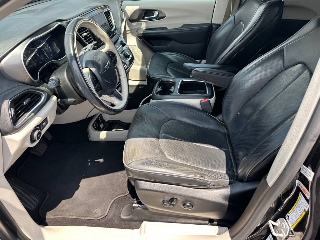 Used 2019 Chrysler Pacifica Limited FWD image 9