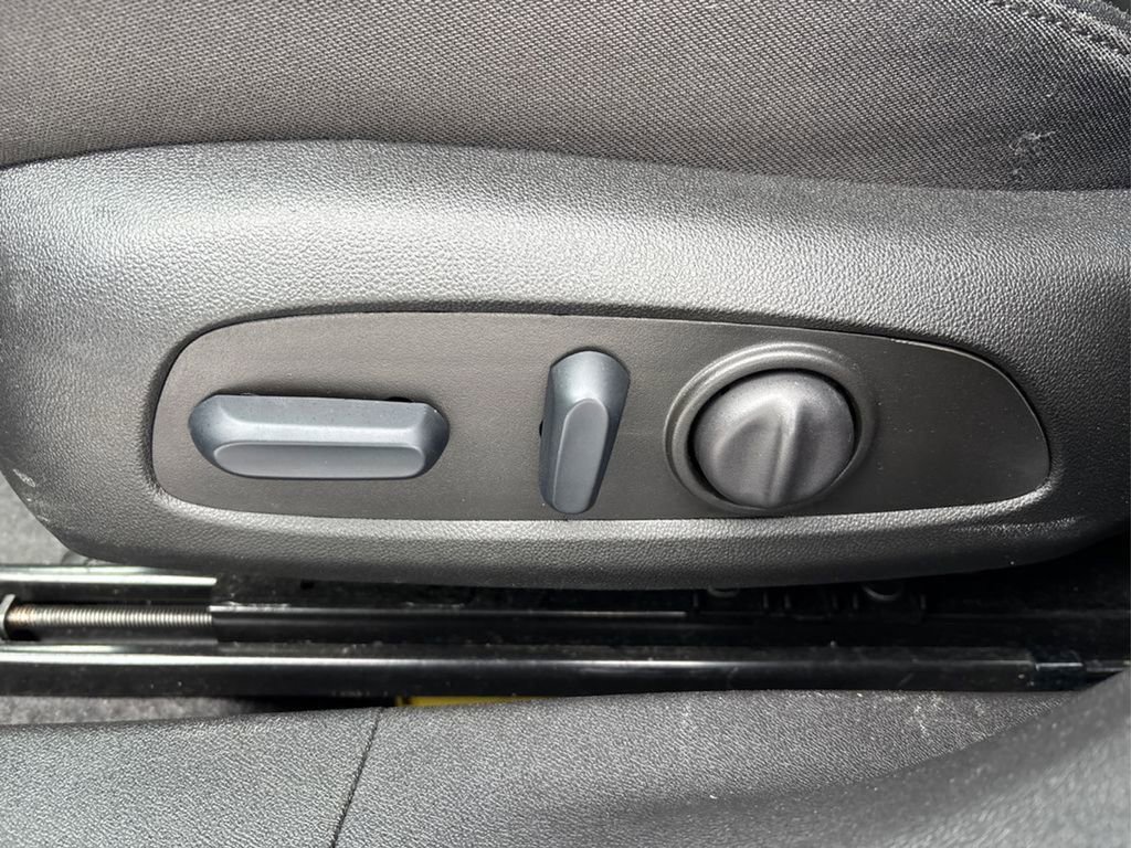 Used 2025 Chevrolet Malibu LT FWD image 34