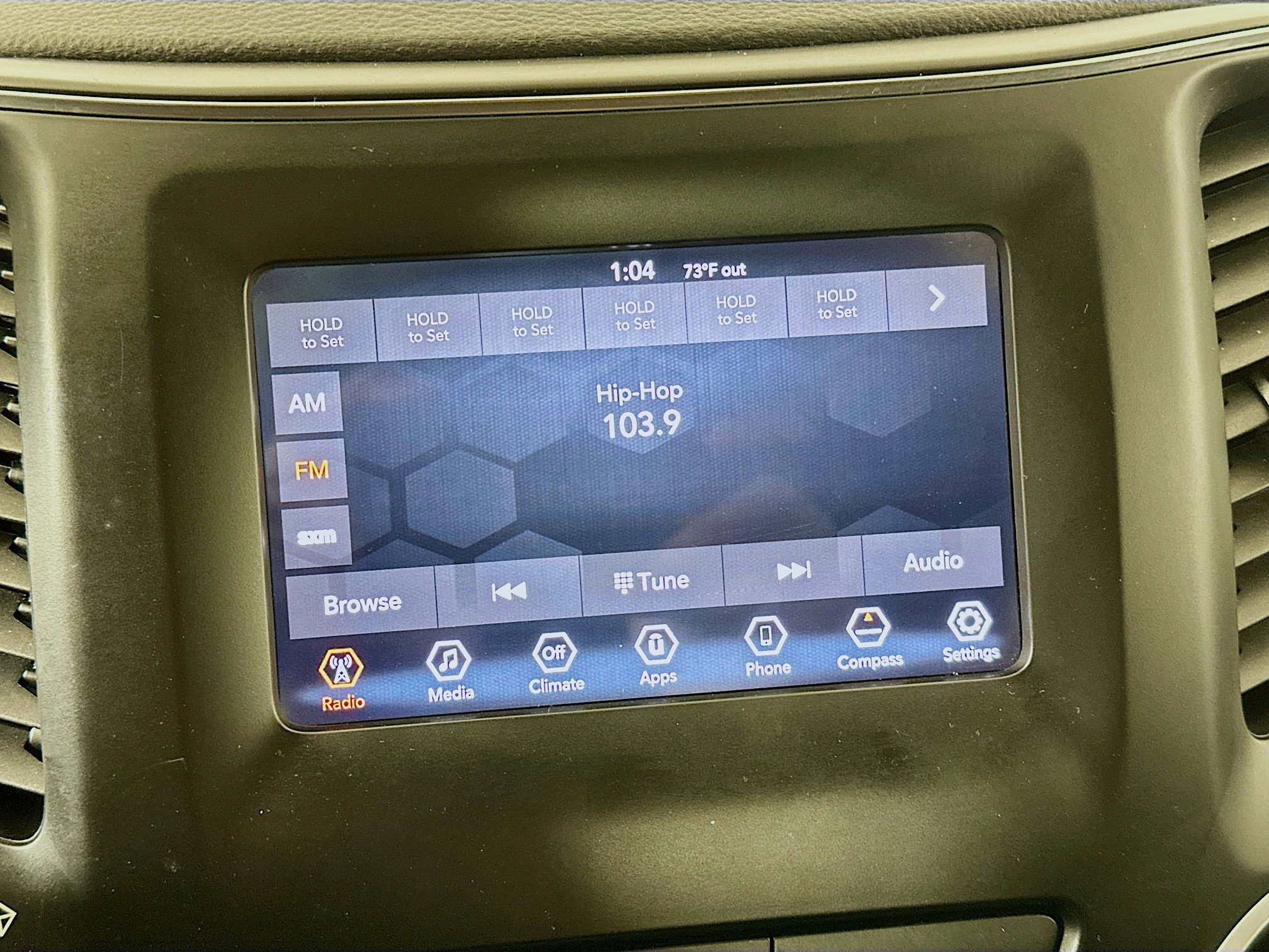 Used 2019 Jeep Cherokee Latitude w/ Popular Appearance Group FWD image 21