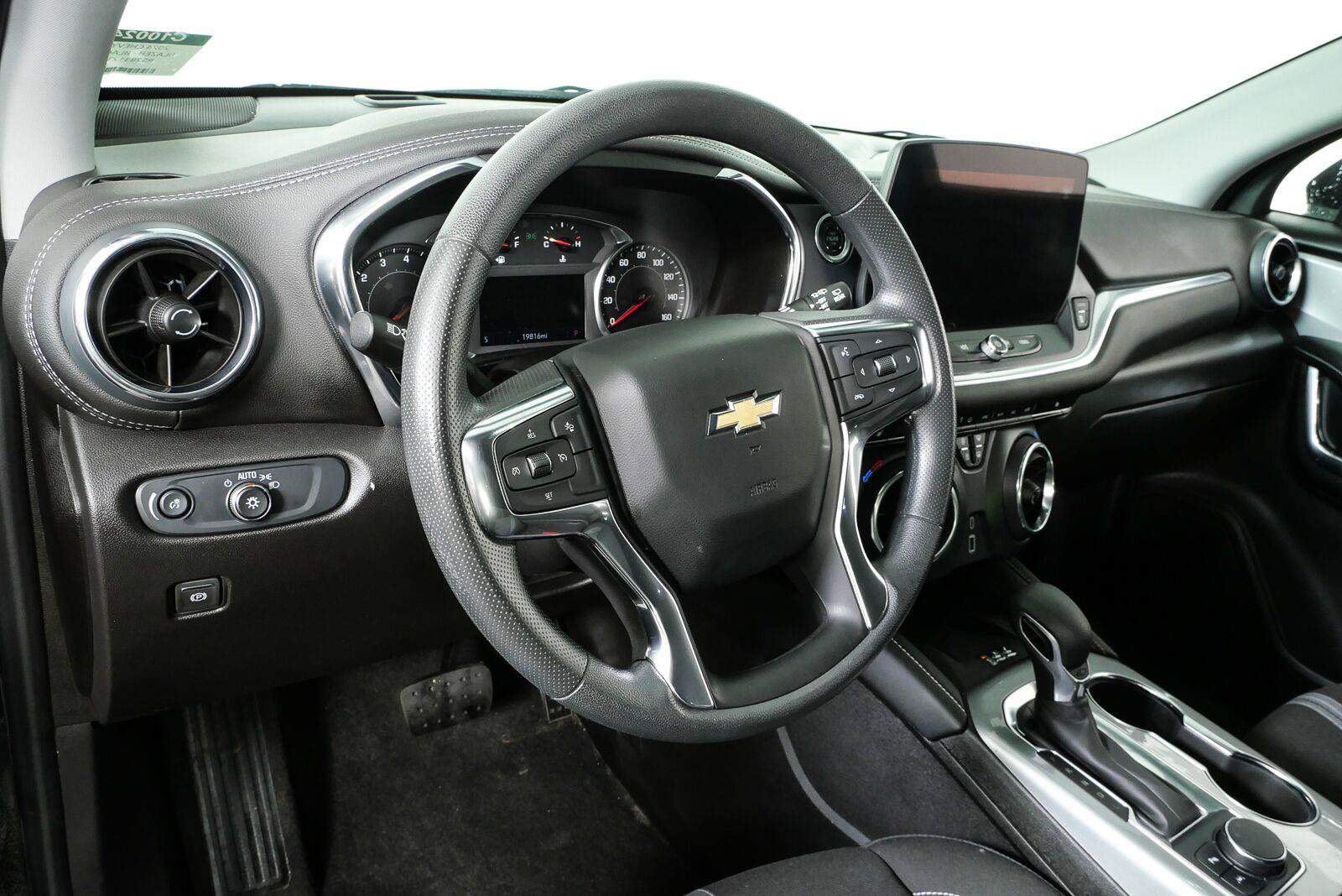 Certified 2024 Chevrolet Blazer LT w/ Convenience Package FWD image 4