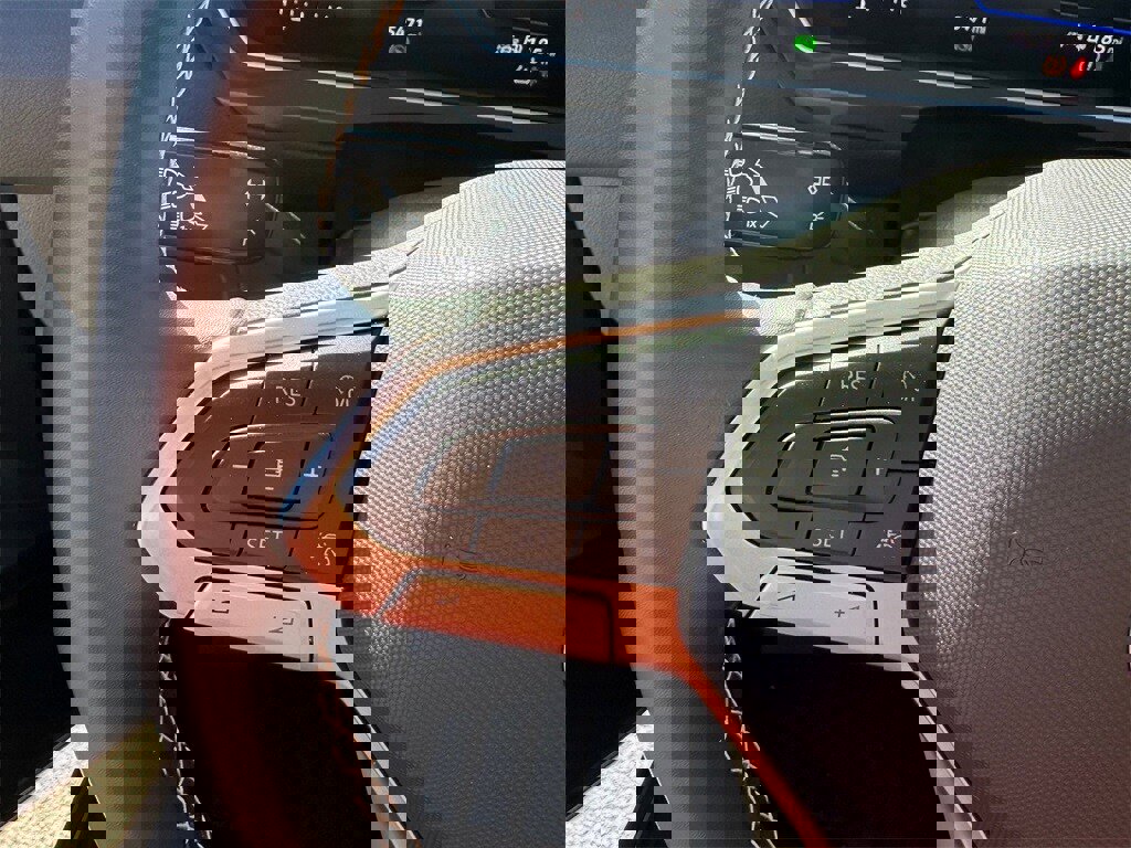 New 2024 Volkswagen Tiguan SE image 14