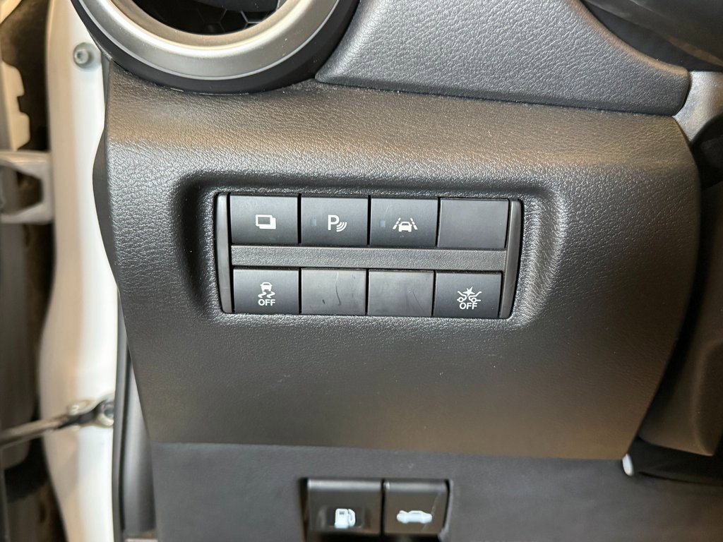 Used 2021 Nissan Versa S image 17