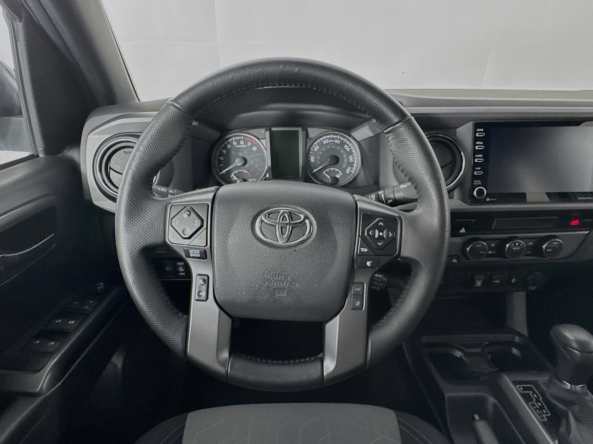 Used 2022 Toyota Tacoma TRD Off-Road image 11