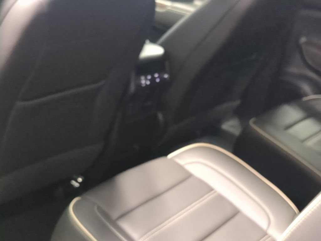 Used 2023 GMC Acadia Denali w/ Denali Technology Package AWD/4WD image 22