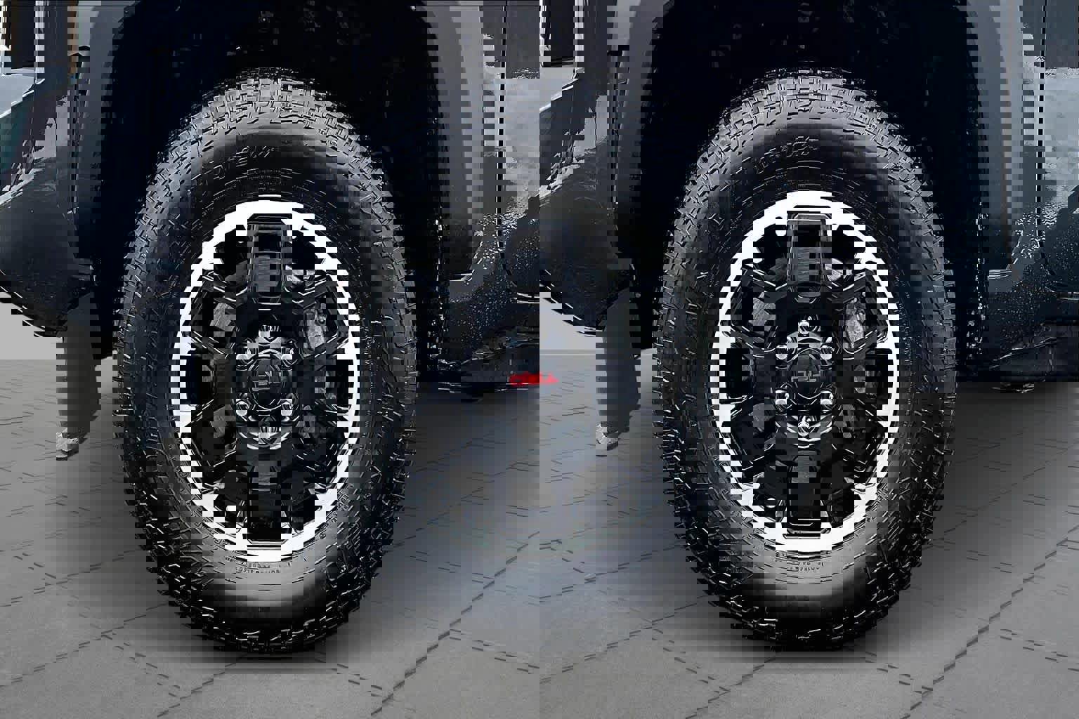 Used 2025 Toyota Tacoma TRD Off-Road image 11