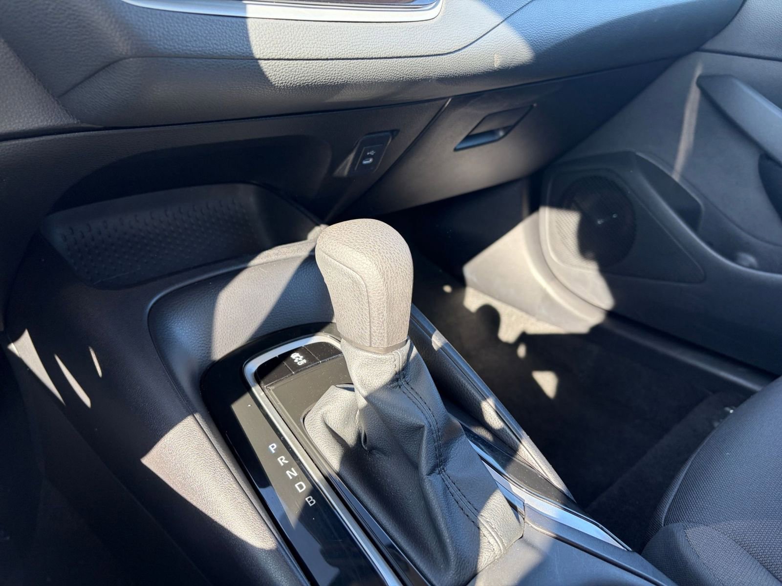 Used 2025 Toyota Corolla LE image 39