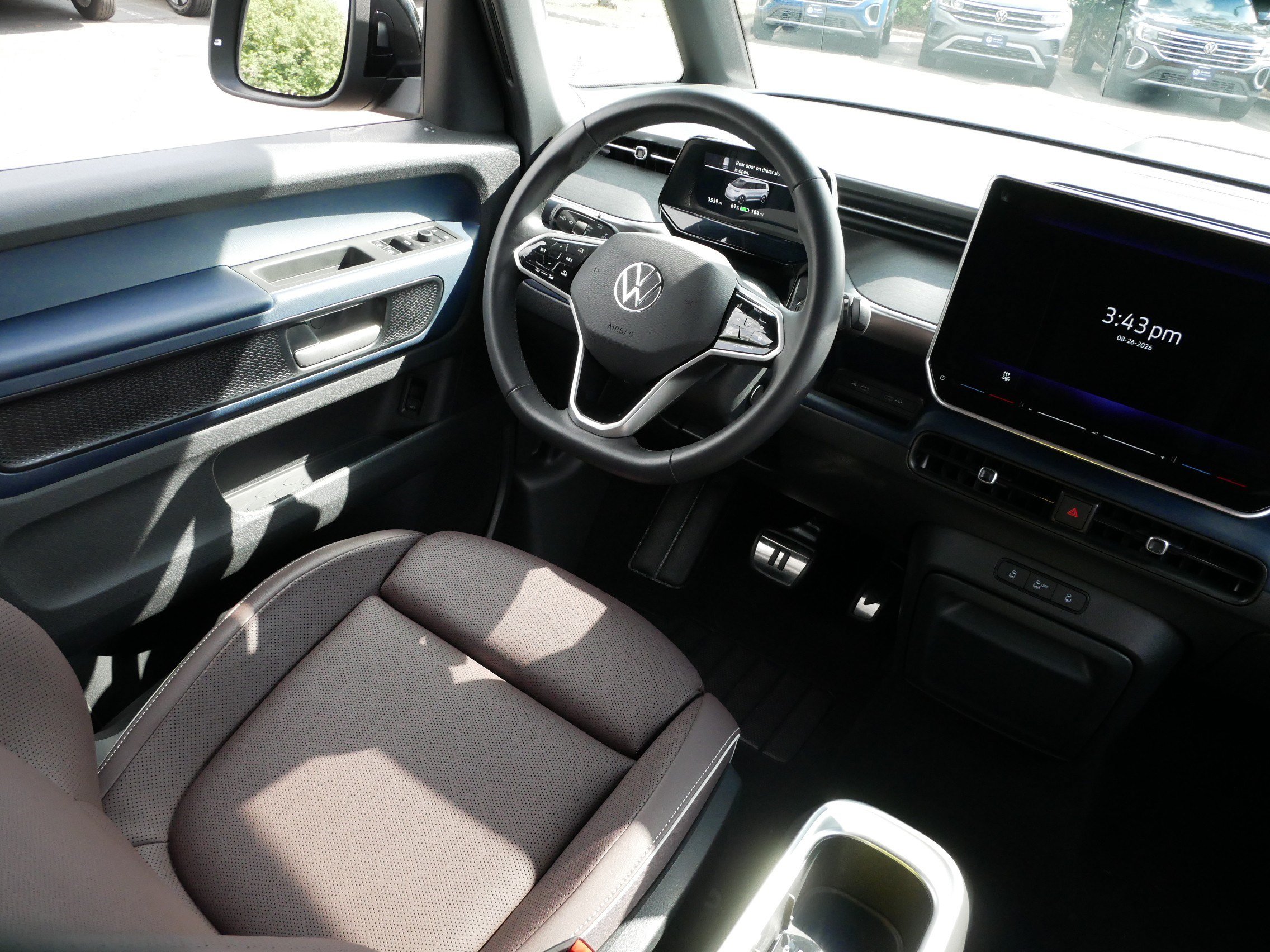 Certified 2025 Volkswagen ID. Buzz Pro S RWD image 9