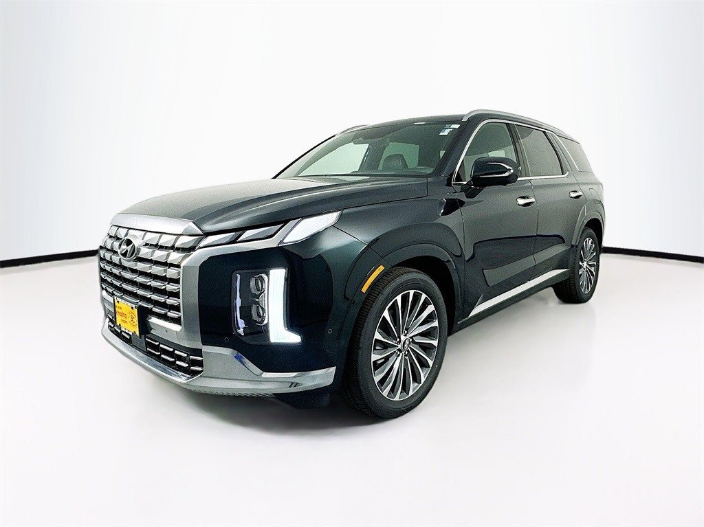 Used 2024 Hyundai Palisade Calligraphy image 3