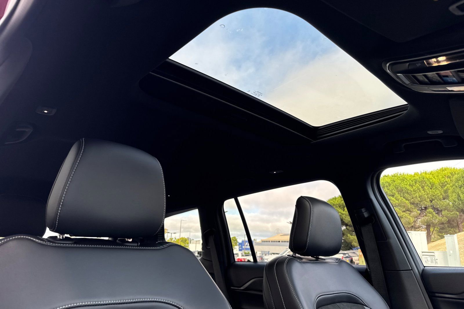 New 2025 Jeep Grand Cherokee L Altitude image 22