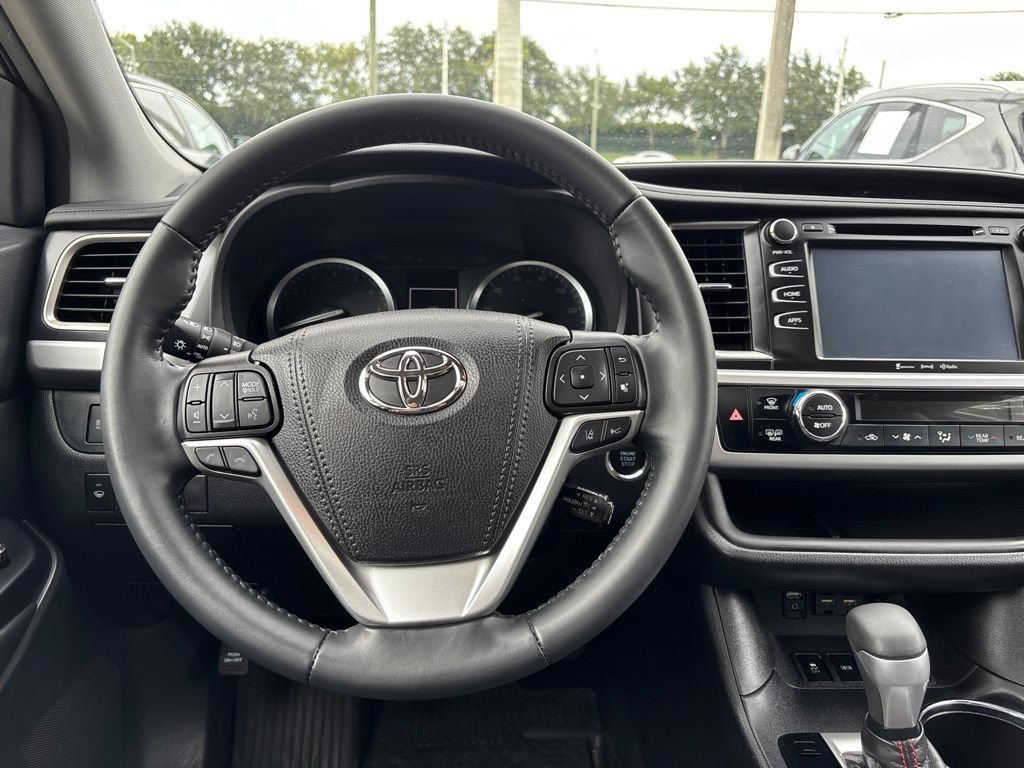 Used 2019 Toyota Highlander SE AWD/4WD image 23