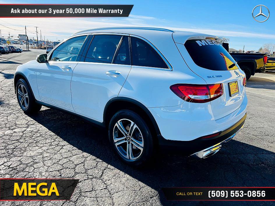 Used 2018 Mercedes-Benz GLC 300 4MATIC w/ Premium Package image 10