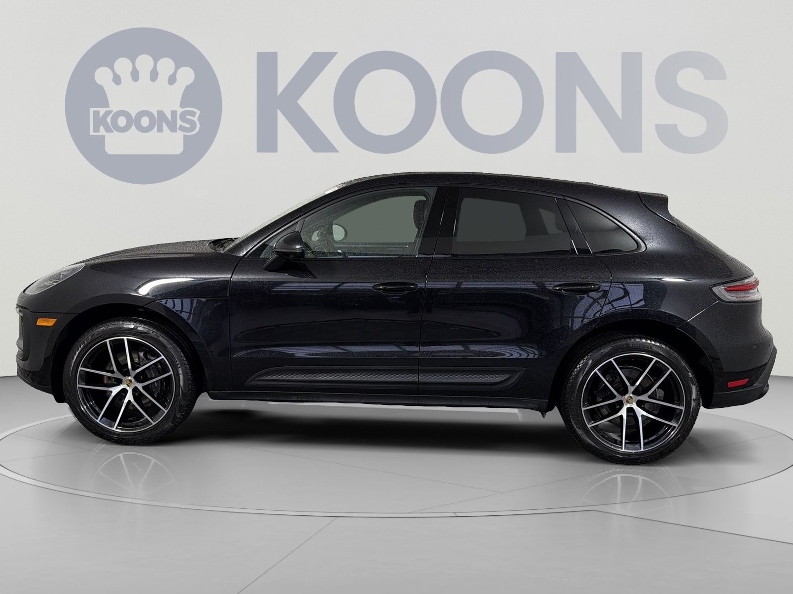 Used 2024 Porsche Macan Turbo AWD/4WD image 2