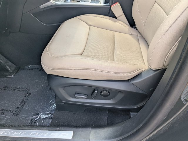 Used 2024 Ford Explorer Limited w/ Limited Technology Package RWD image 20