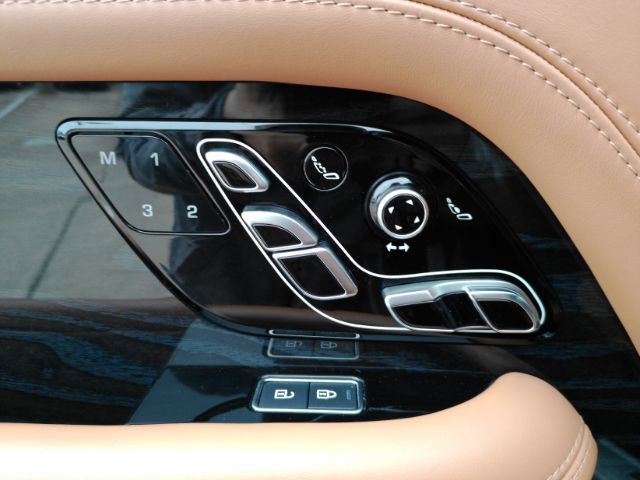 Used 2021 Land Rover Range Rover Autobiography AWD/4WD image 18