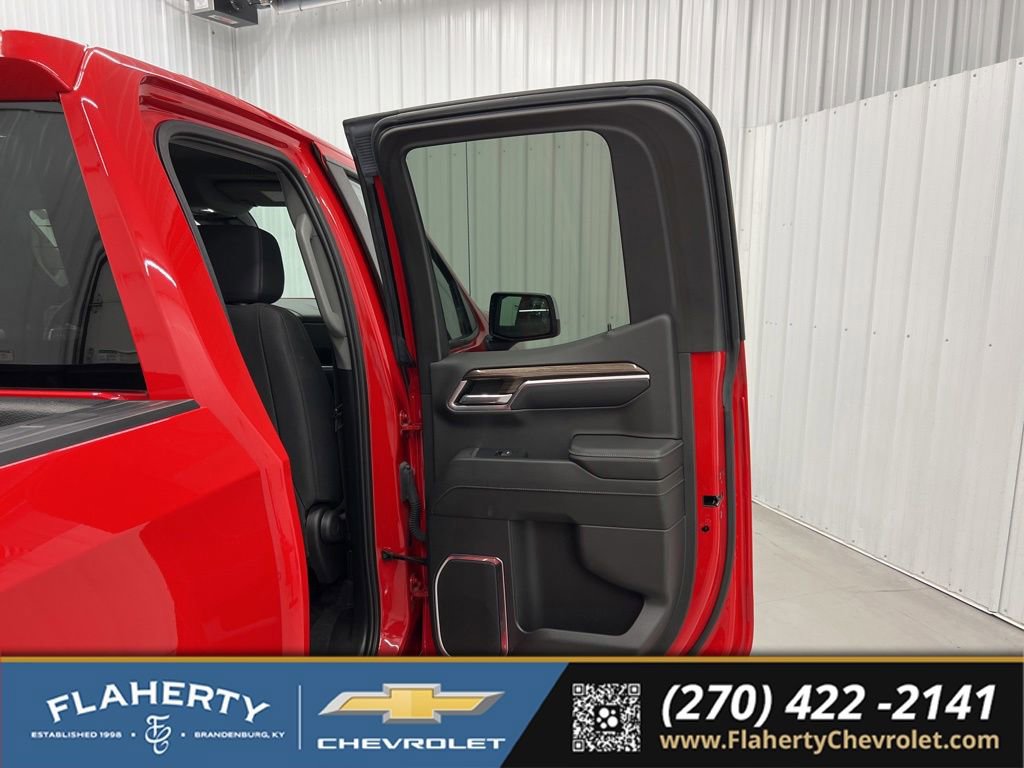 Used 2023 Chevrolet Silverado 1500 LT AWD/4WD image 12