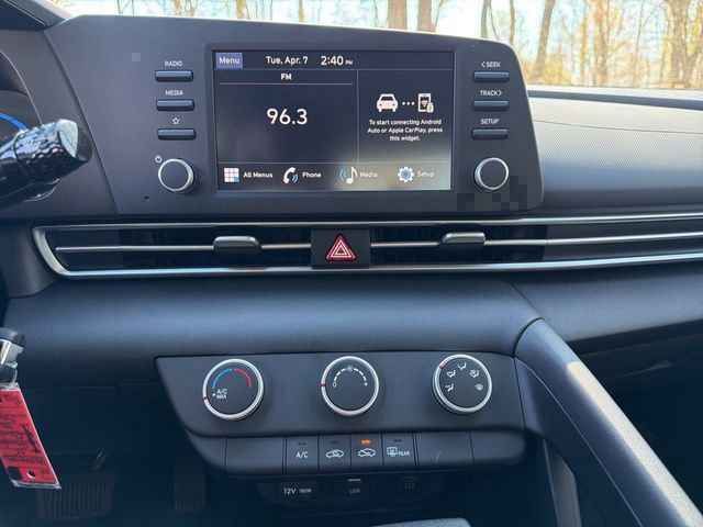 Certified 2025 Hyundai Elantra SE image 22